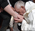 پاپ فرانسیس  پای اعضای سابق مافیا را شست